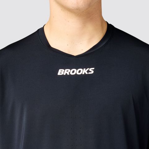 BROOKS Dash Cooling Short Sleeve img3