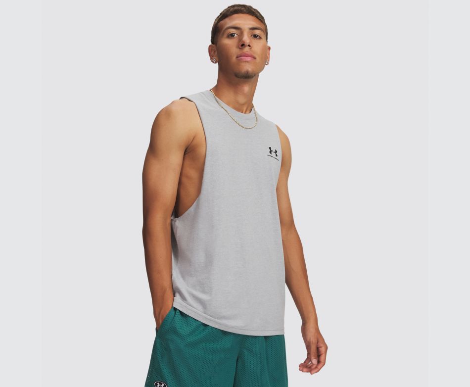 Under Armour  UA LEFT CHEST CUT OFF TANK